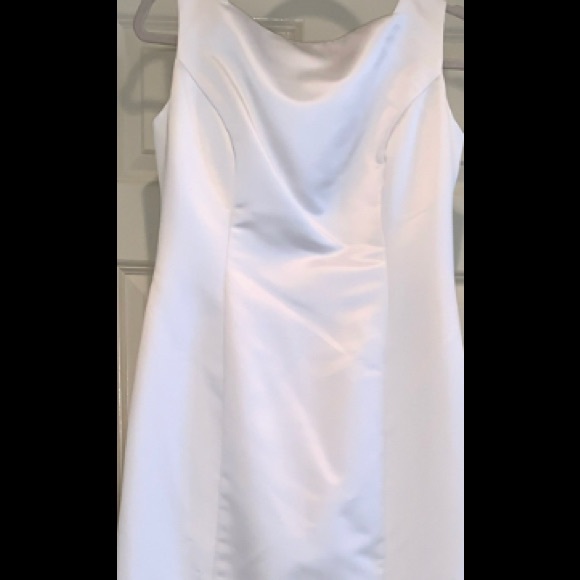 👰🏾♀️Retro•Fabulous•Breakfast @ Tiffany’seque Classic low back wedding dress - Picture 9 of 9